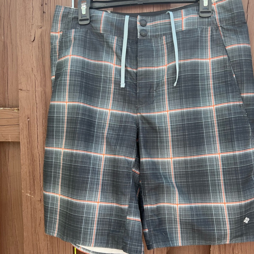 Columbia mens plaid shorts size 34.